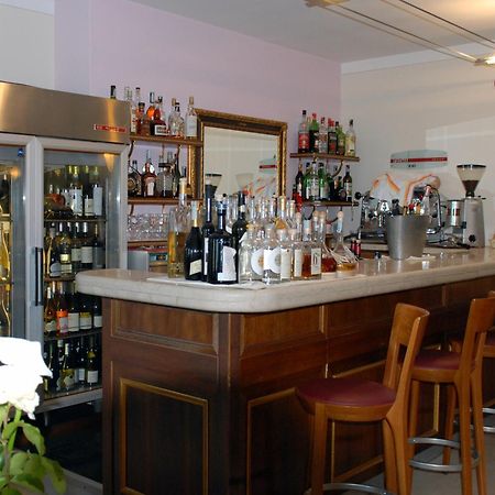 Locanda Da Vittorio Манерба-дель-Гарда Экстерьер фото