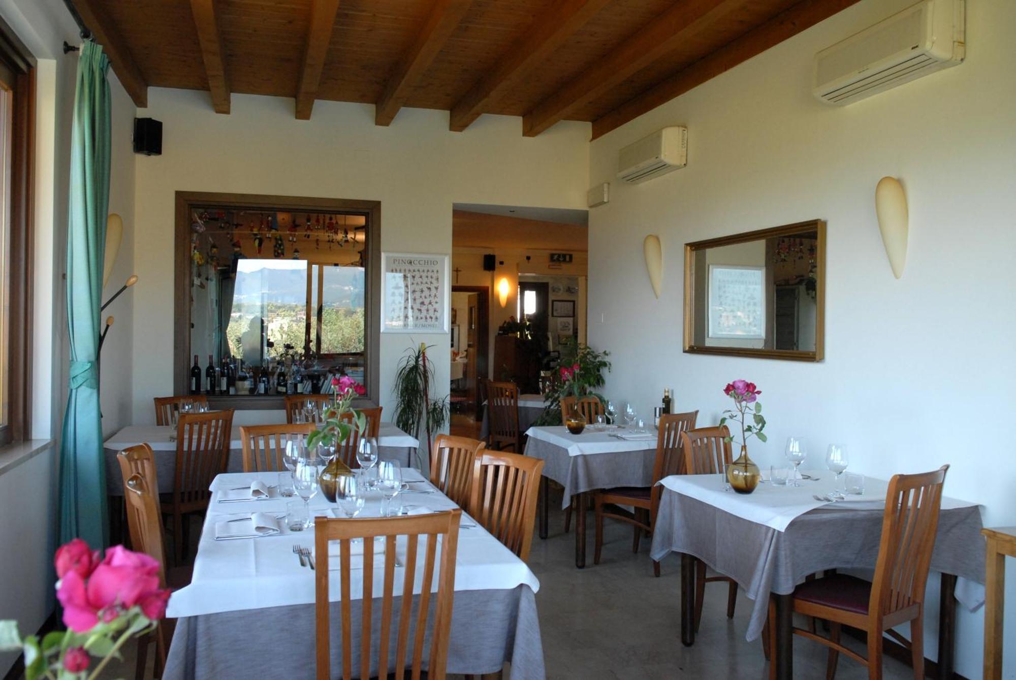 Locanda Da Vittorio Манерба-дель-Гарда Экстерьер фото