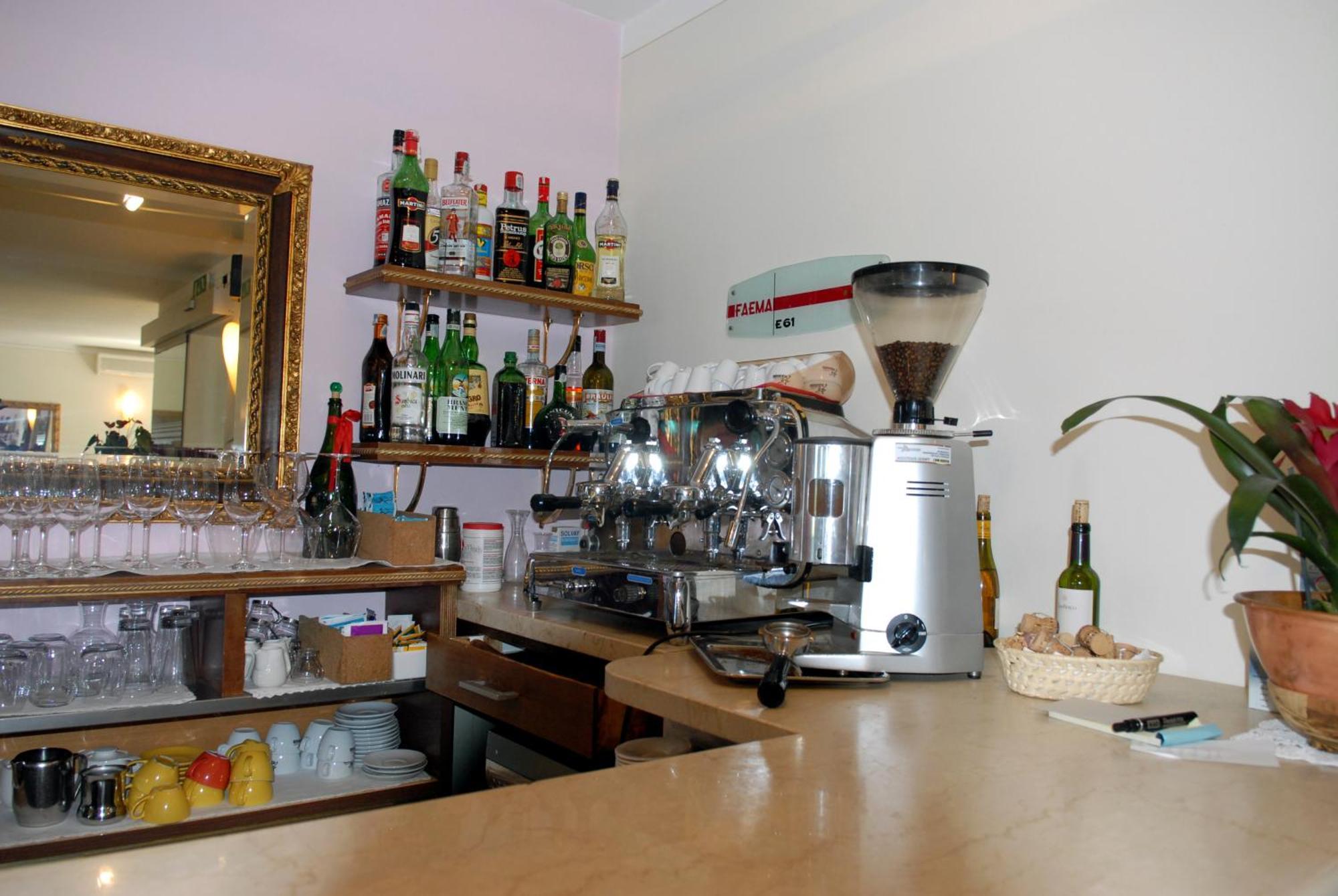Locanda Da Vittorio Манерба-дель-Гарда Экстерьер фото