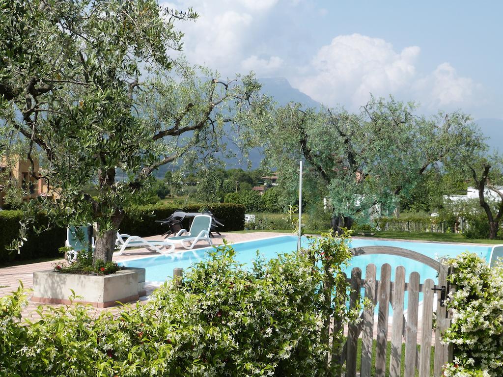 Locanda Da Vittorio Манерба-дель-Гарда Экстерьер фото