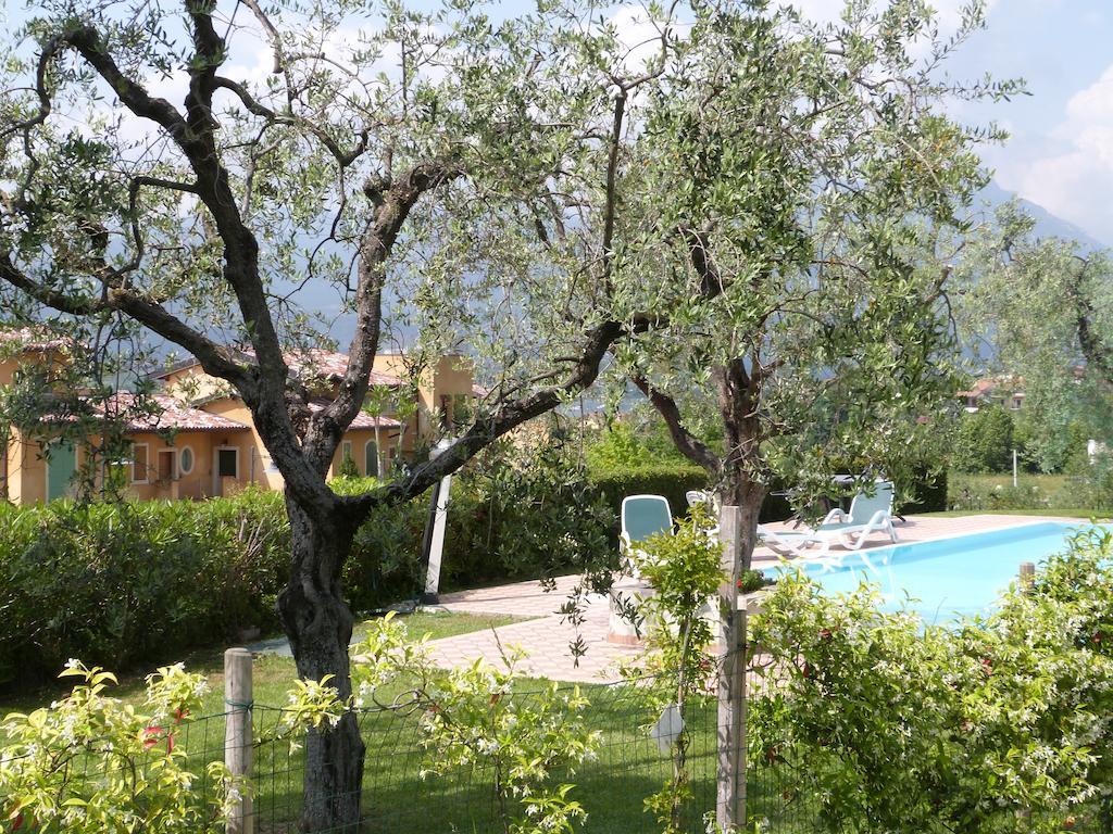 Locanda Da Vittorio Манерба-дель-Гарда Экстерьер фото